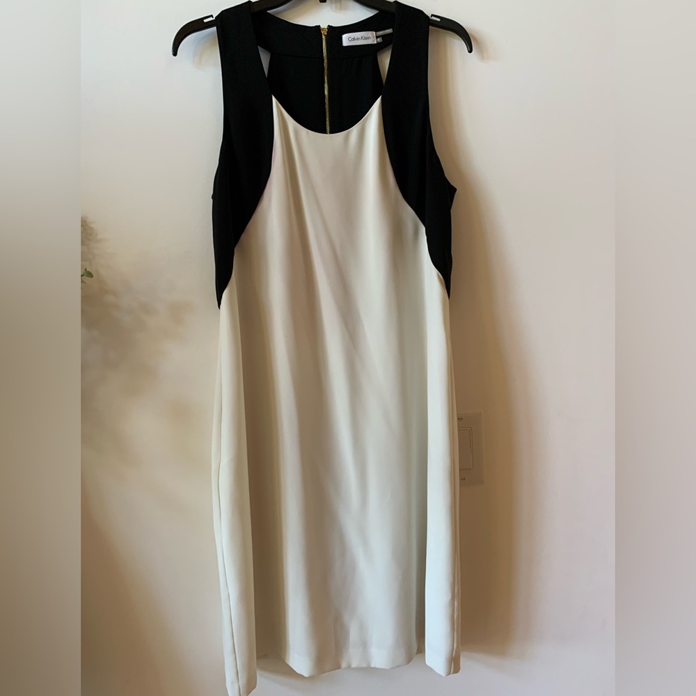 CALVIN KLEIN Round Neck Sleeveless Black/White Sheath Zip Dress Women's Size 10